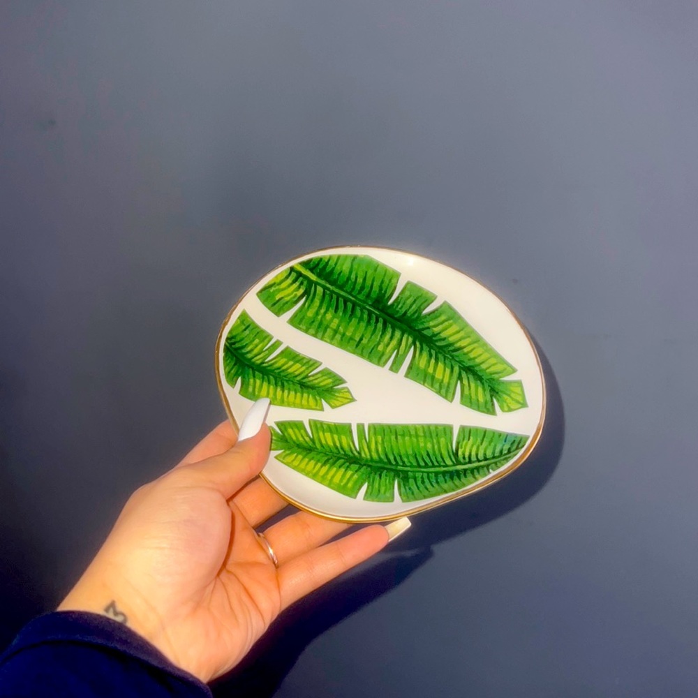 Accent Plate